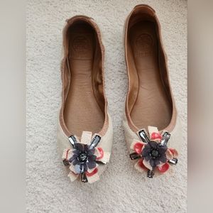 sold tory Burch size 7.5 ballet shoes, leather and linen with embellishments